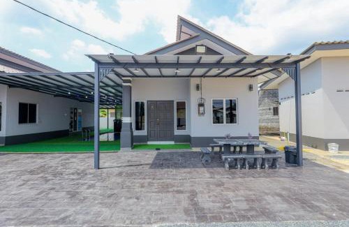Kampung Sura Masjid House | AL HAA SYA Homestay With Pool