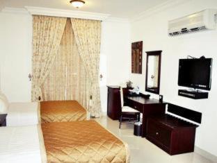 Al Ghubrah Ash Shamaliyyah Hotel | Al Maha Int Hotel Oman