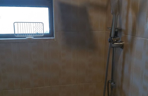 Jabal Al-Hussein Hotel | al monzer