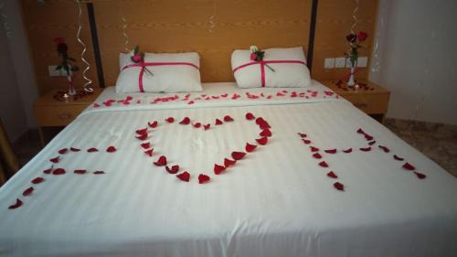 Al Ghubrah Ash Shamaliyyah Hotel | Al Reef Hotel