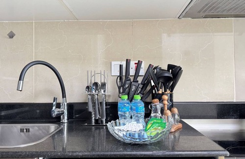Abu Dhabi Apartment | Al Reef Peaceful Studio: King Bed Comfort for 2