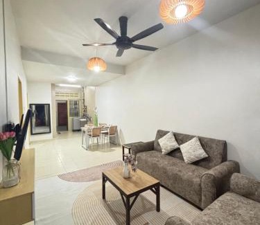 Kampung Salak Tinggi House | AL Rico Homestay KLIA SEPANG