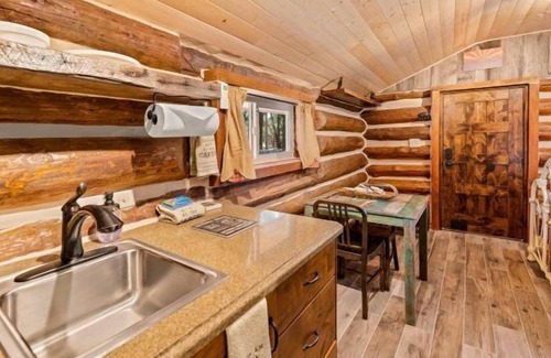 Williams Cabin | Al's Cabin | Historic Charm | Fenced Yard | Near Grand Canyon & Flagstaff