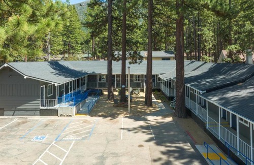 South Lake Tahoe Apartment | AL Unit 1 - Renovated Studio Minutes to Stateline & Heavenly!