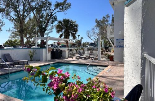Holmes Beach Apartment | Alamanda Villa on Holmes Beach
