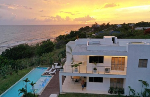 Treasure Beach Villa | Alamar Villa - Pursuit to Paradise