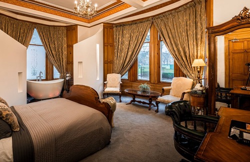 Kelvinbridge House | Alamo Guest House