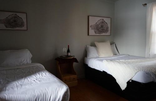 Orland Bed & Breakfast | Alamoosook Lakeside Inn Orland
