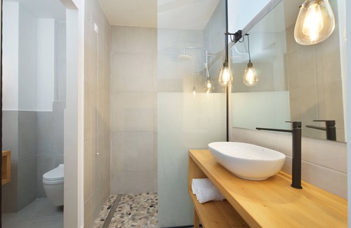 Sami House | Alancia Suites