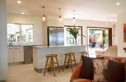 Mission Beach House | Alani - Absolute Beachfront