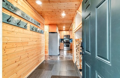 Willow Cabin | Alaska Adventure Chalet-King Beds & Fiber Internet