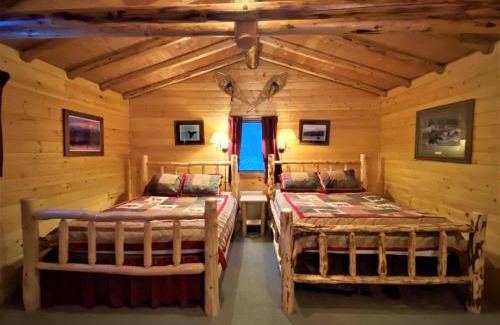 Bear Creek Ski Chalet | Alaska Creekside Cabins in Seward