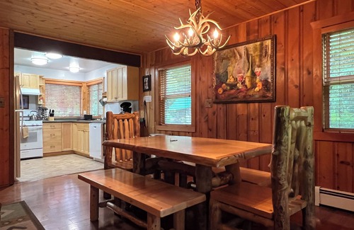 Bear Creek Cabin | Alaska Creekside Cabins