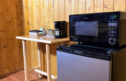 Bear Creek Cabin | Alaska Creekside Cabins