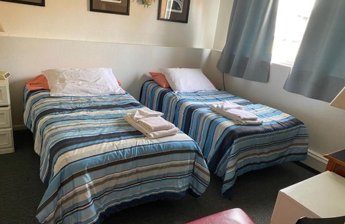 Rogers Park Bed & Breakfast | Alaska European Bed & Breakfast