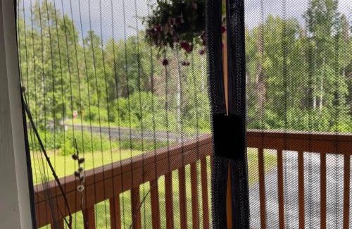 Soldotna Cabin | Alaska Lake + Lodge at Longmere