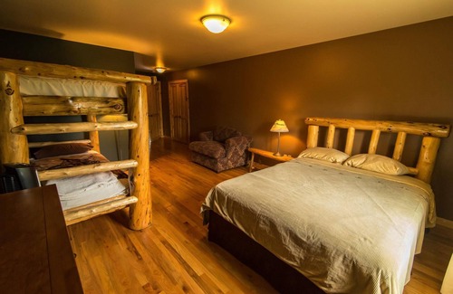 Funny River Cabin | Alaska Legends Kenai River Lodge ~ Weddings. Family Reunions. Corporate Retreats