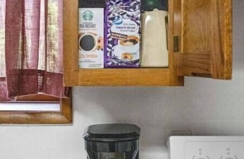 College Apartment | Alaska Rafiki - Unit 3