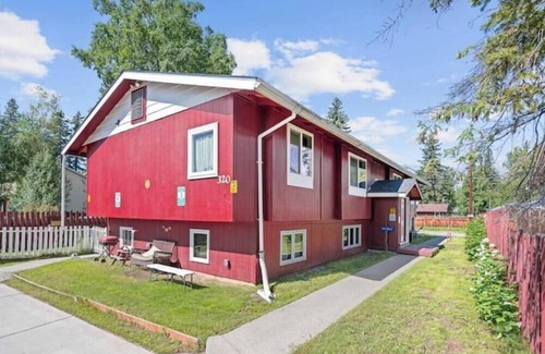 College Apartment | Alaska Rafiki - Unit 3