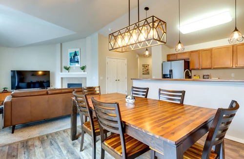 Abbott Loop House | Alaska Retreat w/Balcony, Near Earthquake Park!