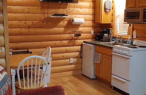 Cohoe Cabin | Alaska Summers Lodge Cabin No. 1