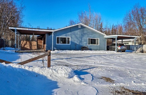 Wasilla House | Alaskan Adventure Hub Walk to Wasilla Lake!