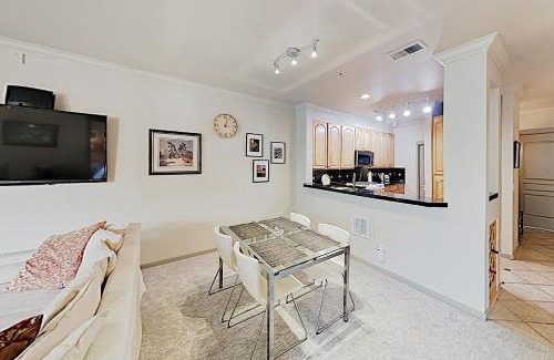Downtown Seattle Apartment | Alaskan Dreams
