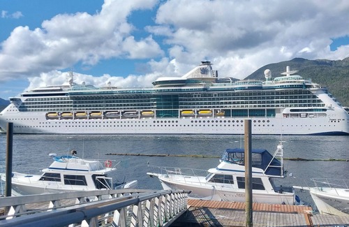 Ketchikan Apartment | Alaskan Fishing package, water front 3 bedroom apt, Car and fishing boat