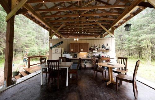 Bear Creek Other | Alaskan Glamping Yurt in Seward for an Eco-Adventure
