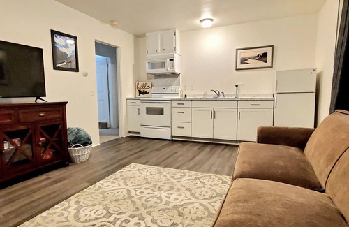 Sand Lake Apartment | Alaskan hideaway 2 bedroom apt by lakes, airport, hiking