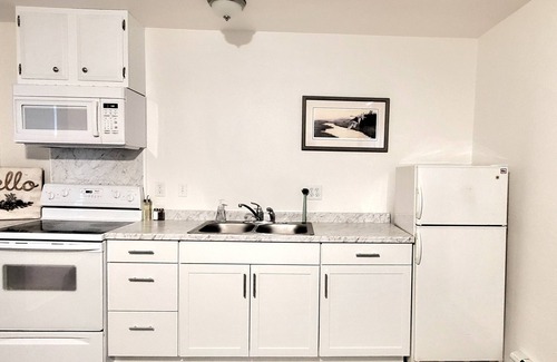 Sand Lake Apartment | Alaskan hideaway 2 bedroom apt by lakes, airport, hiking