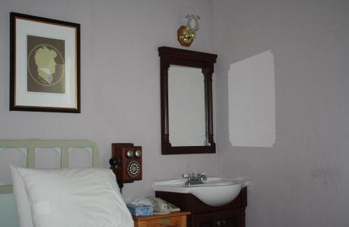 Downtown Juneau Hotel | Alaskan Hotel and Bar