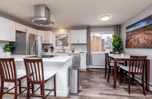 Turnagain House | Alaskan Landscape Lodge