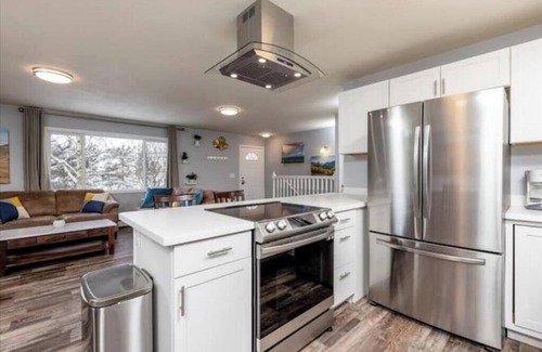 Turnagain House | Alaskan Landscape Lodge