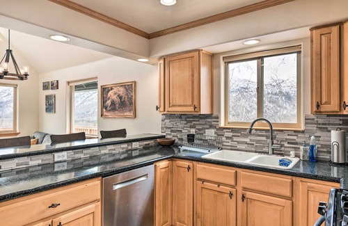 Eagle River Cabin | Alaskan Mountain Gem with Private Hot Tub & Gym!