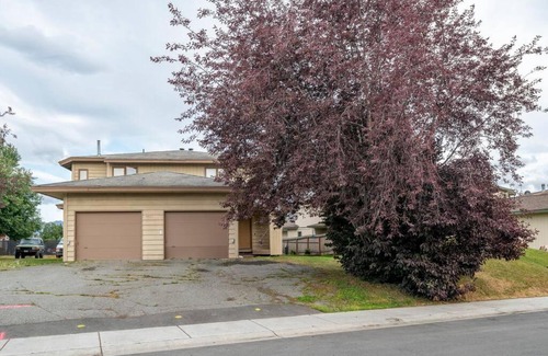 Sand Lake Apartment | Alaskan WolfDen Close to airport centrally located