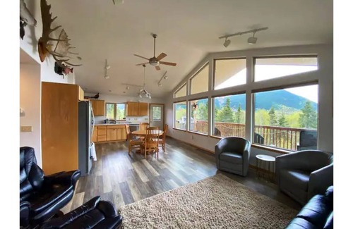 Cooper Landing Cabin | AlaskanTreasure-Amazing Mountain and Lake Views