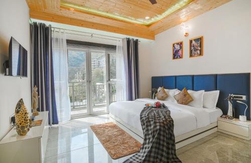 Shimla Apartment | Alaya Stays 3 BHK Apartment with Hill View - Cliff Trident