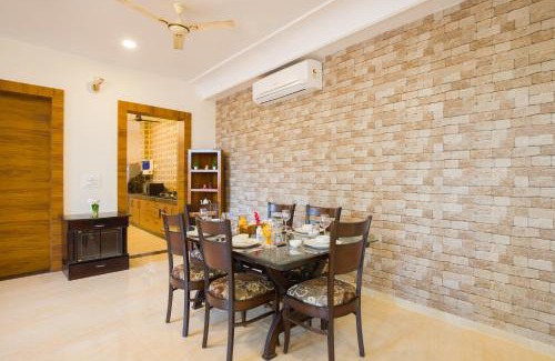 Chikalwas Villa | Alaya Stays 5 BHK Roohmon's Farm with Private Pool, Garden & Bar