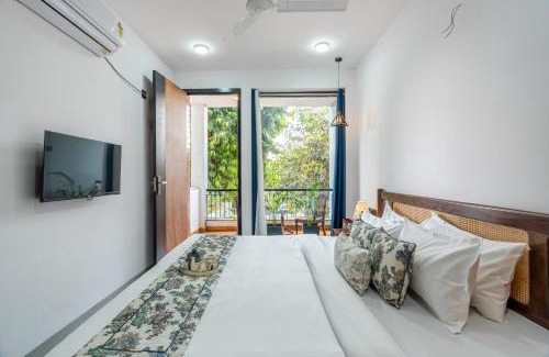 Malviya Nagar Hotel | Alaya Stays Ramalaya - Room with balcony