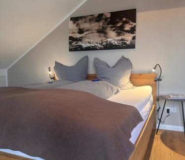 Frommern Apartment | Alb Appartement - gemütliche Wohnung mit Balkon
