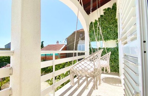 Sibenik House | Alba Bianca - Holiday House with parking