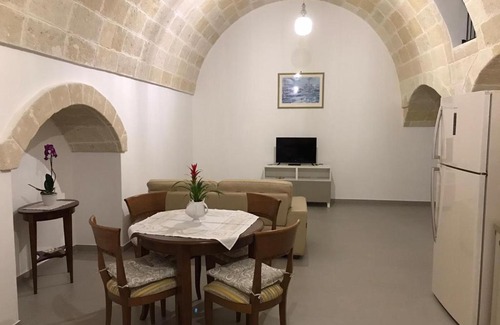 Mottola House | Albarosa