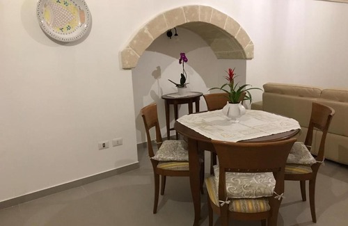 Mottola House | Albarosa