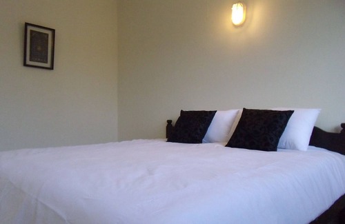 Saphli Hotel | Albatross Guesthouse Thungwualaen Beach