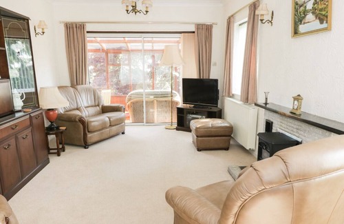 Shrewsbury House | ALBEBA, family friendly, with a garden in Shrewsbury