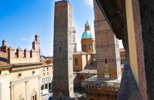 Historic Center Hotel | Albergo Garisenda con terrazza panoramica sulle Due Torri