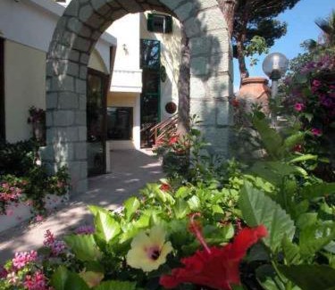 Forio Hotel | Albergo Villa Hibiscus