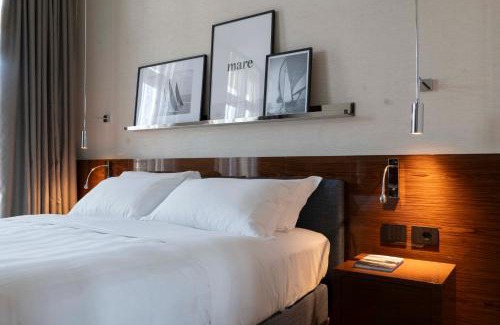Loano Hotel | Albergo Yacht Club Marina Di Loano