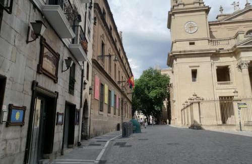 Old Town Hostel | Albergue Plaza Catedral